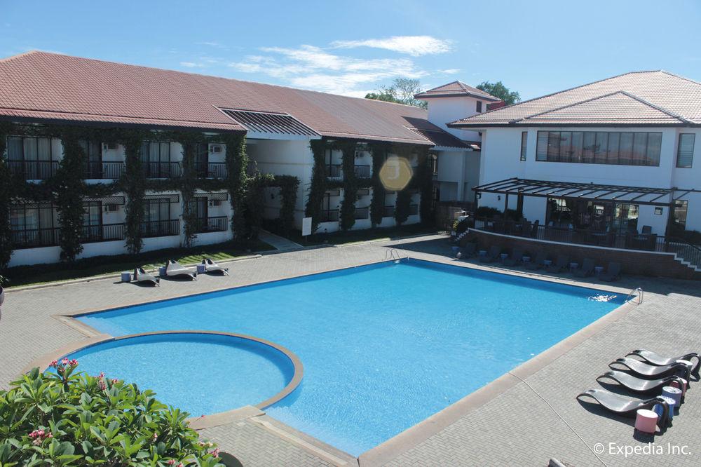 Ilocos Norte Hotel & Convention Center Laoag Bagian luar foto