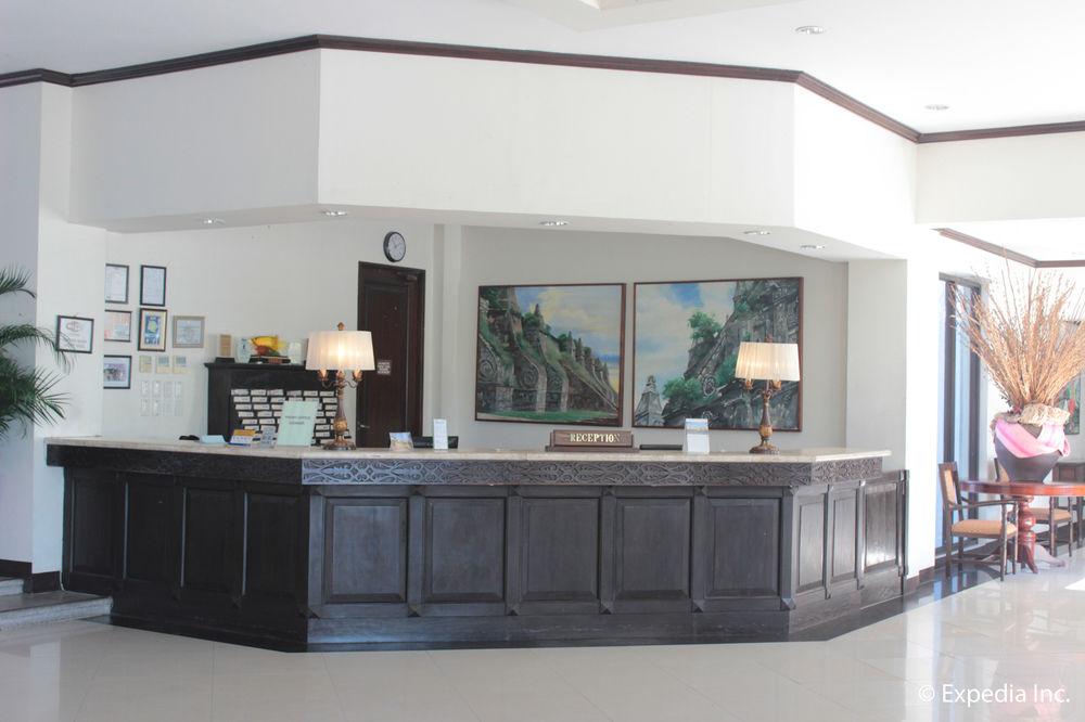 Ilocos Norte Hotel & Convention Center Laoag Bagian luar foto