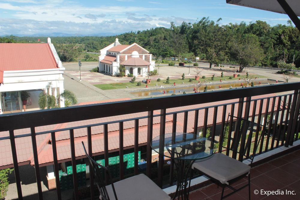 Ilocos Norte Hotel & Convention Center Laoag Bagian luar foto