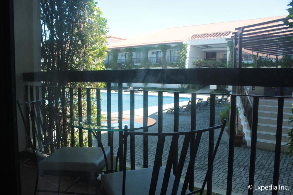 Ilocos Norte Hotel & Convention Center Laoag Bagian luar foto