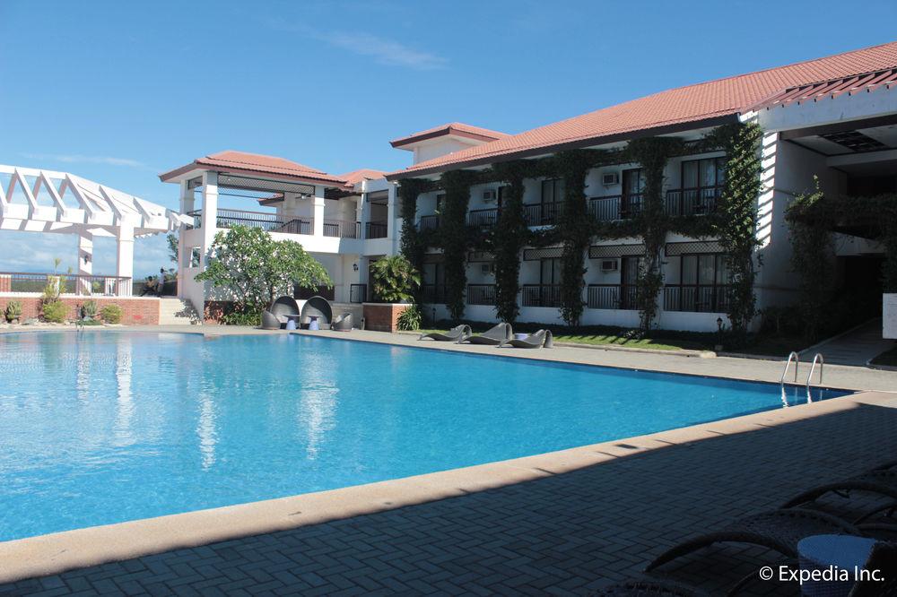 Ilocos Norte Hotel & Convention Center Laoag Bagian luar foto