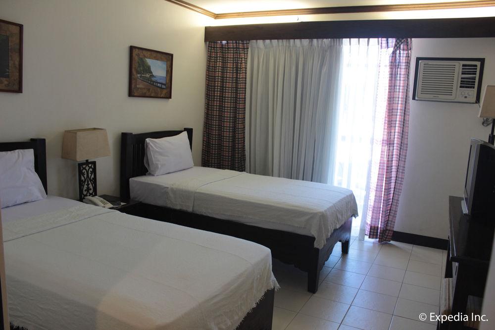 Ilocos Norte Hotel & Convention Center Laoag Bagian luar foto