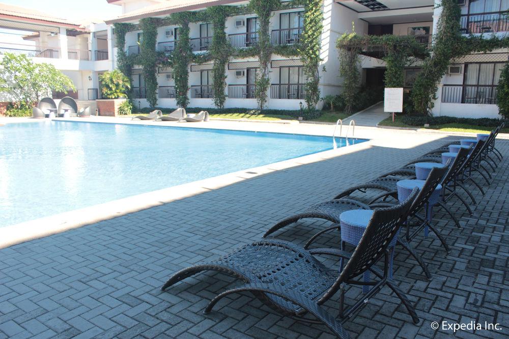 Ilocos Norte Hotel & Convention Center Laoag Bagian luar foto