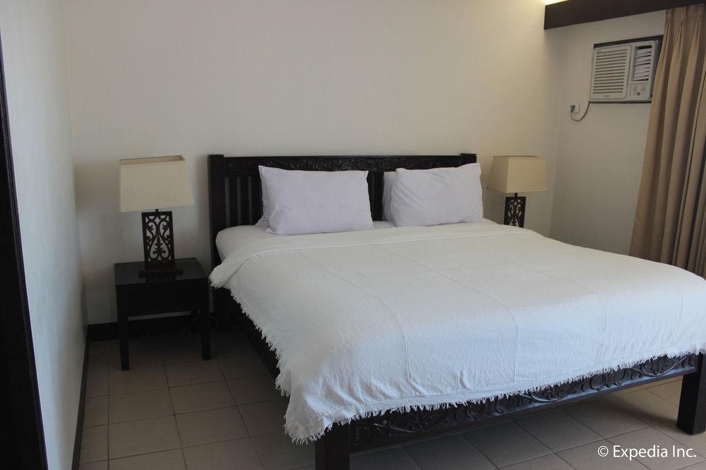 Ilocos Norte Hotel & Convention Center Laoag Bagian luar foto
