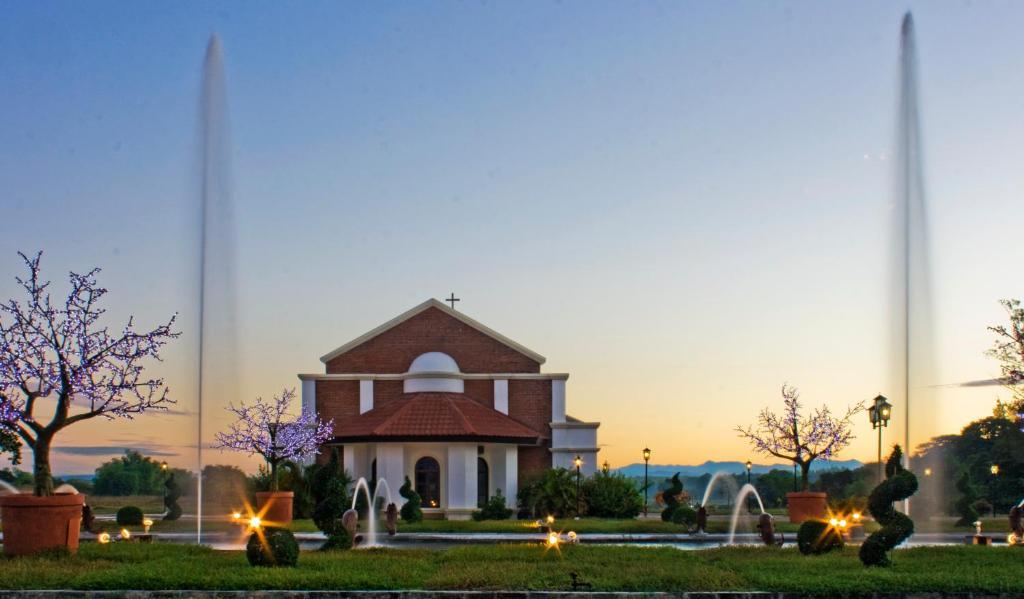 Ilocos Norte Hotel & Convention Center Laoag Bagian luar foto