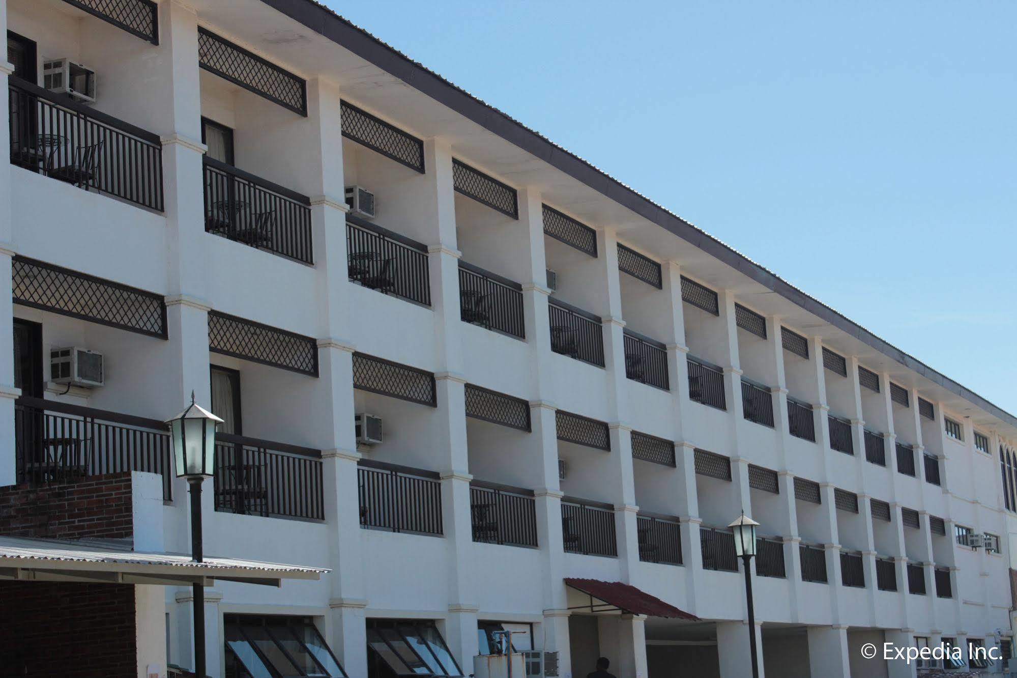 Ilocos Norte Hotel & Convention Center Laoag Bagian luar foto