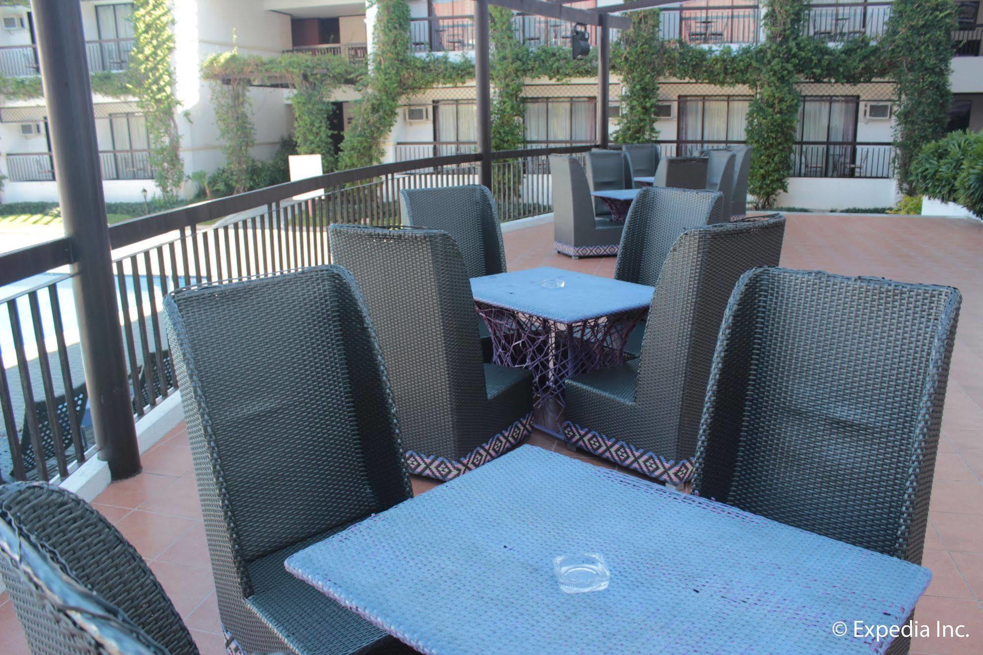 Ilocos Norte Hotel & Convention Center Laoag Bagian luar foto