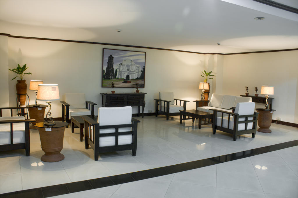 Ilocos Norte Hotel & Convention Center Laoag Bagian luar foto