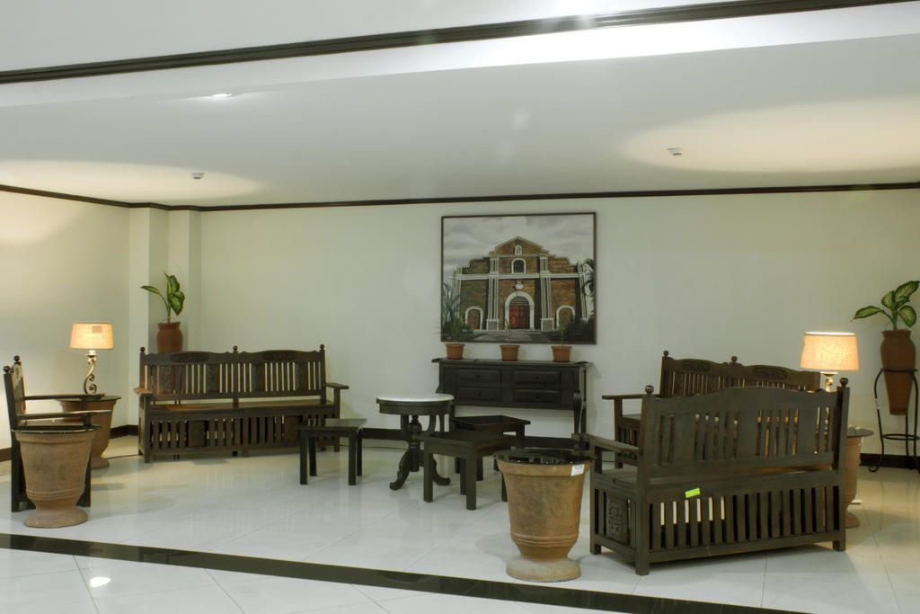 Ilocos Norte Hotel & Convention Center Laoag Bagian luar foto