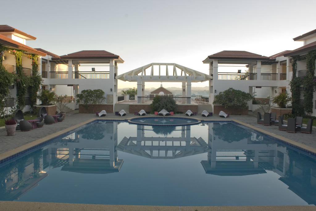 Ilocos Norte Hotel & Convention Center Laoag Bagian luar foto