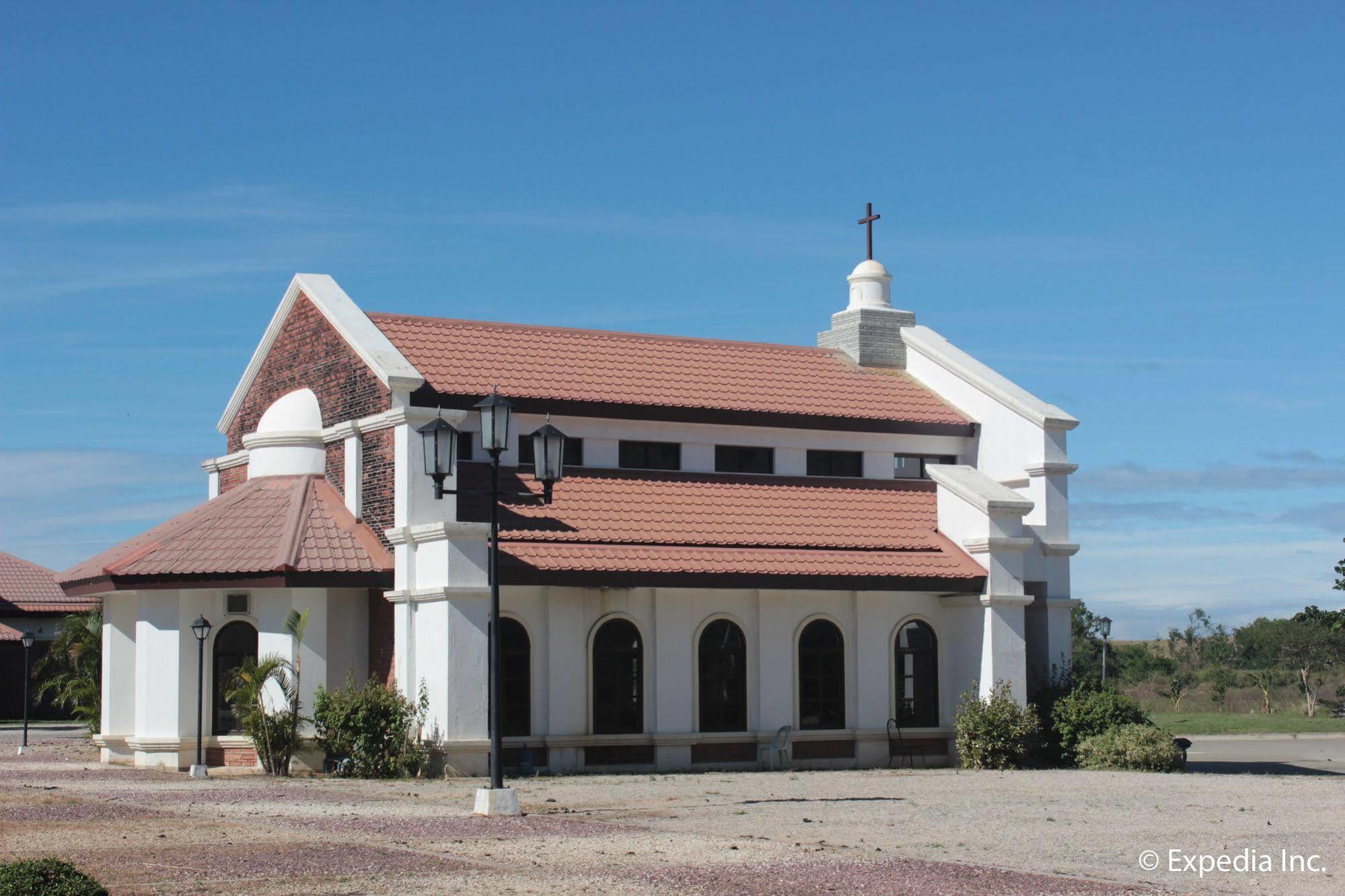 Ilocos Norte Hotel & Convention Center Laoag Bagian luar foto